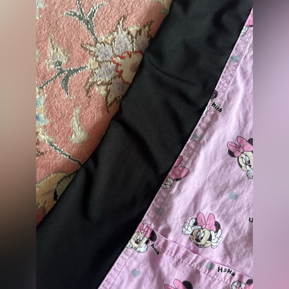 Vintage Pink Minnie Mouse Cotton Top Cartoon Print | Size L | Pre-Loved Scrubbed - Picture 5 of 8